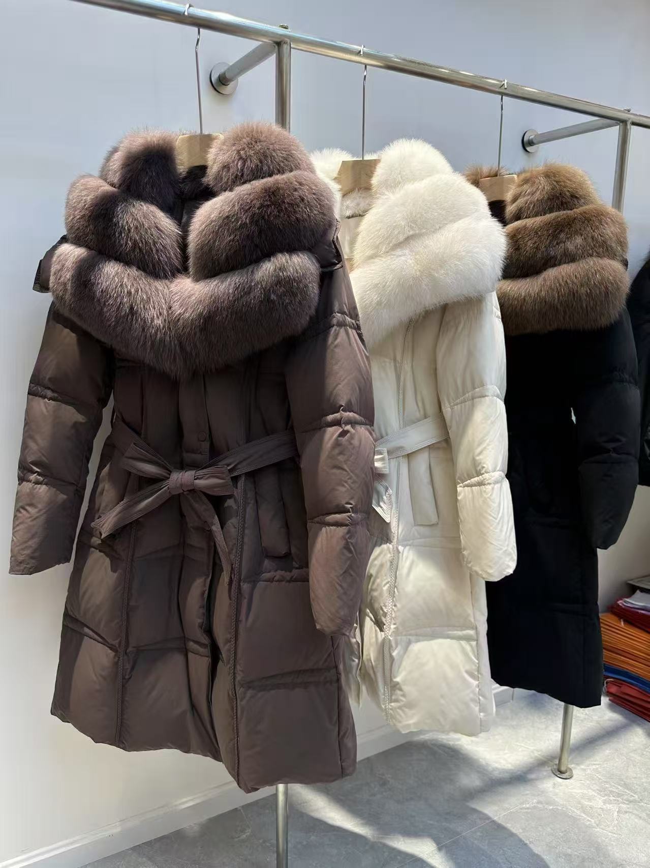 Kvinnors överdimensionerade räv päls krage vinter nytt mode främmande utseende tunn medium och lång kavaj vit anka dunjacka kvinnor